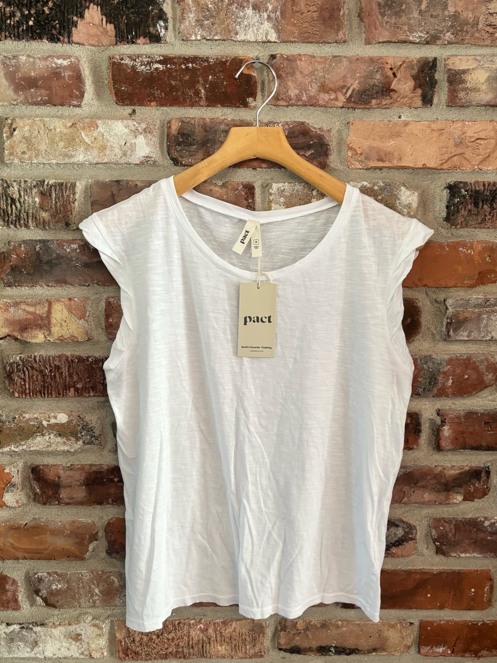 Pact Organic White Featherweight Slub Cotton Muscle T-shirt Tank NWT, M